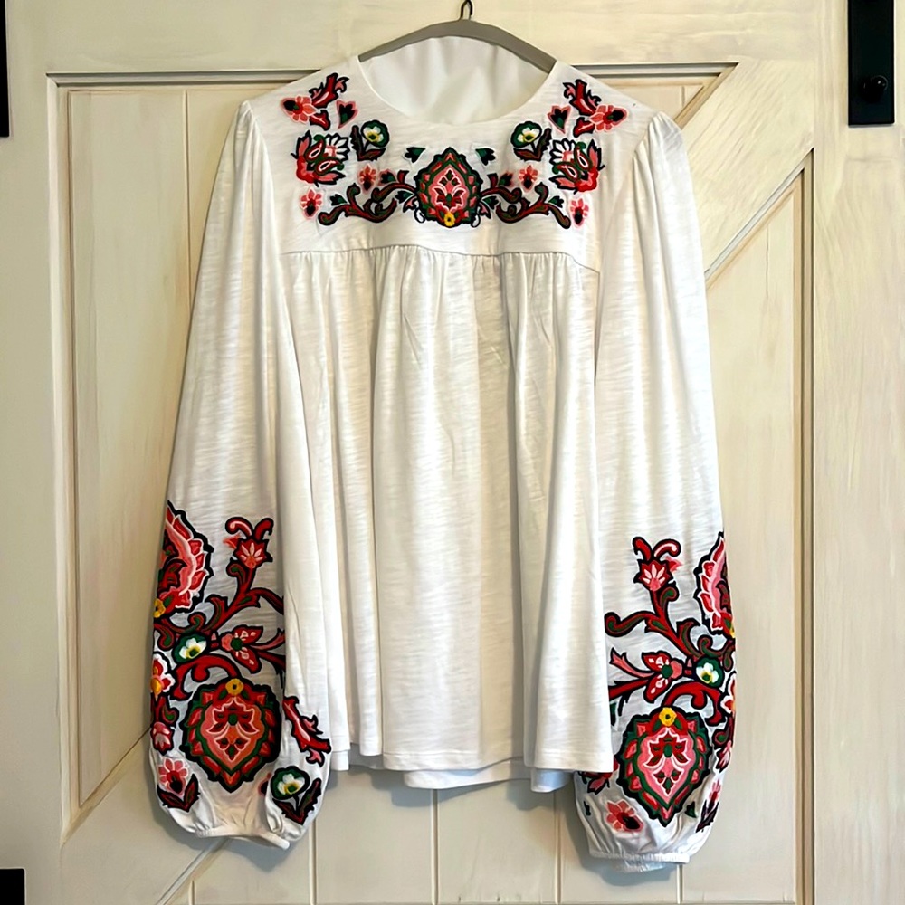 NWT embroidered white Boden top